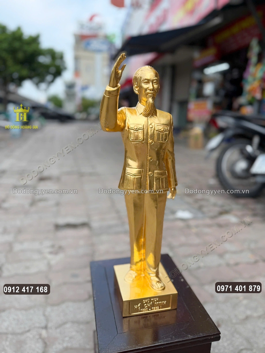 Gia chủ n&ecirc;n đặt vật phẩm l&ecirc;n bục gỗ cao